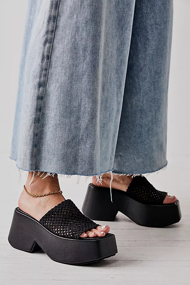 Coastal Crochet Platform Sandals Black