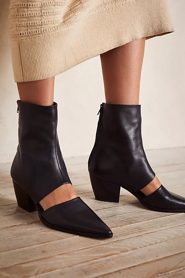 Emelie Ankle Boots Black