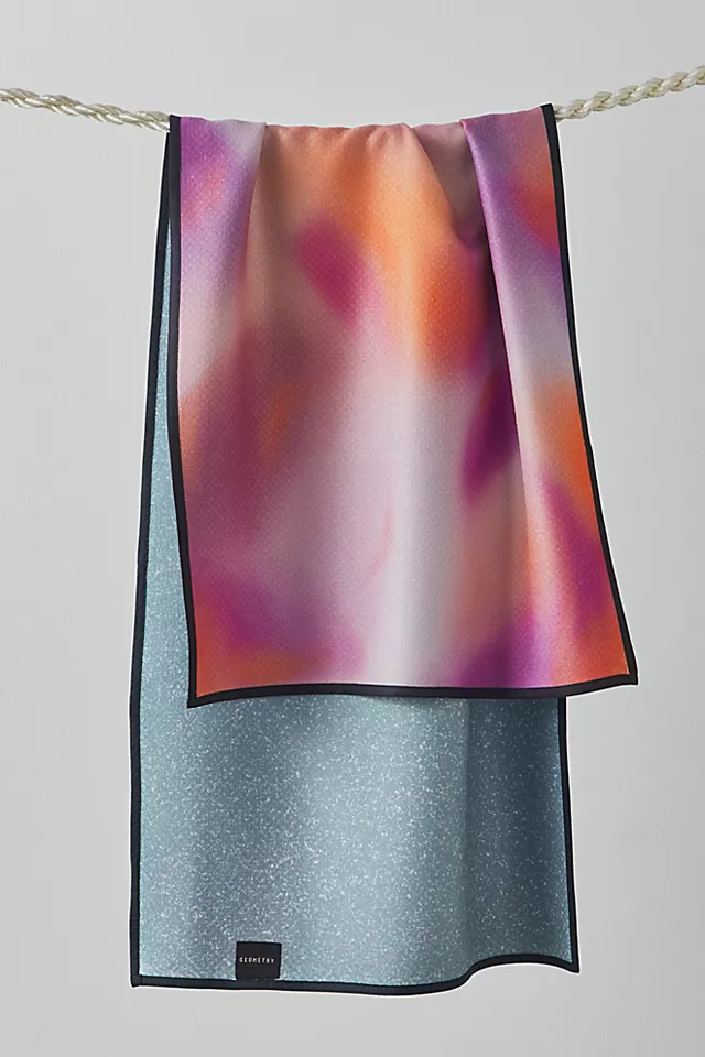 Geometry Yoga Towel Magenta