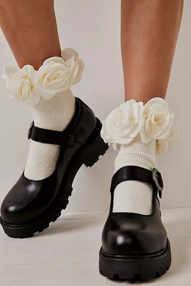 Ring Around The Rosies Socks White