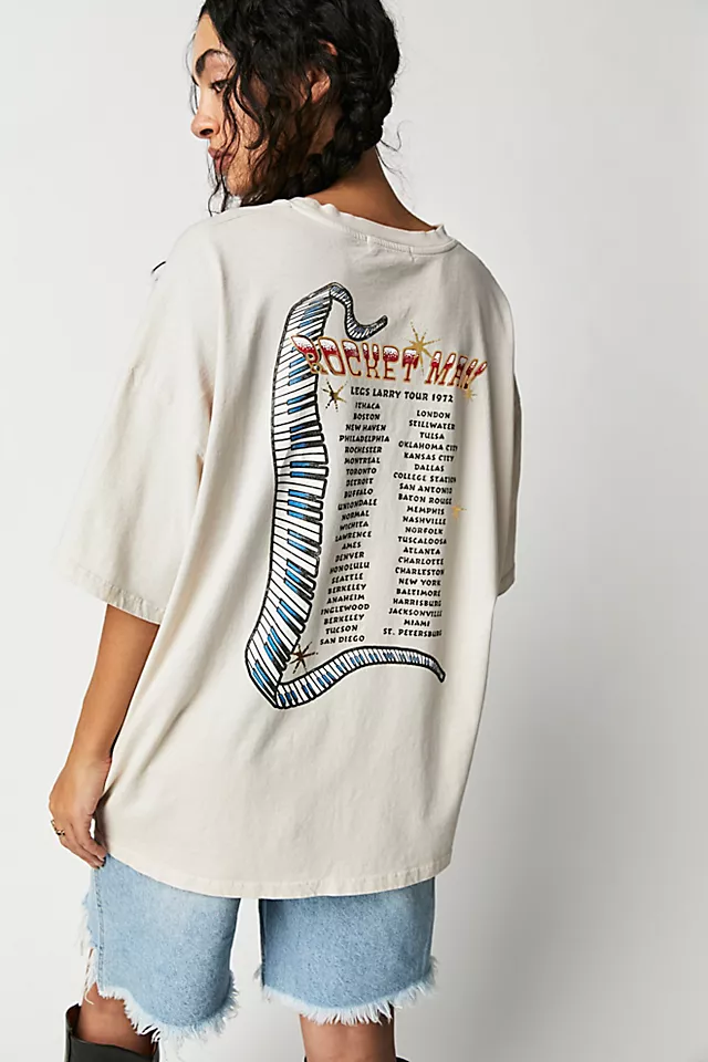 Elton John Rocket Man Onesize Tee Dirty WHite