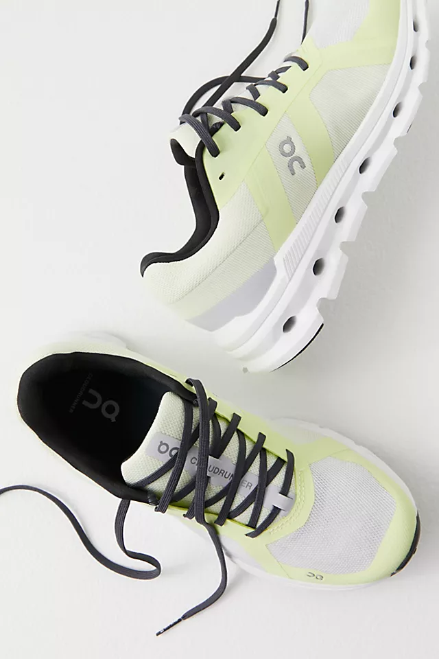 On Cloudrunner Sneakers White / Seedling