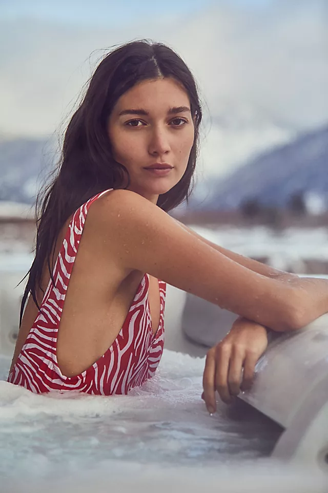 It's Now Cool Showtime Printed One-Piece Swimsuit Fuego