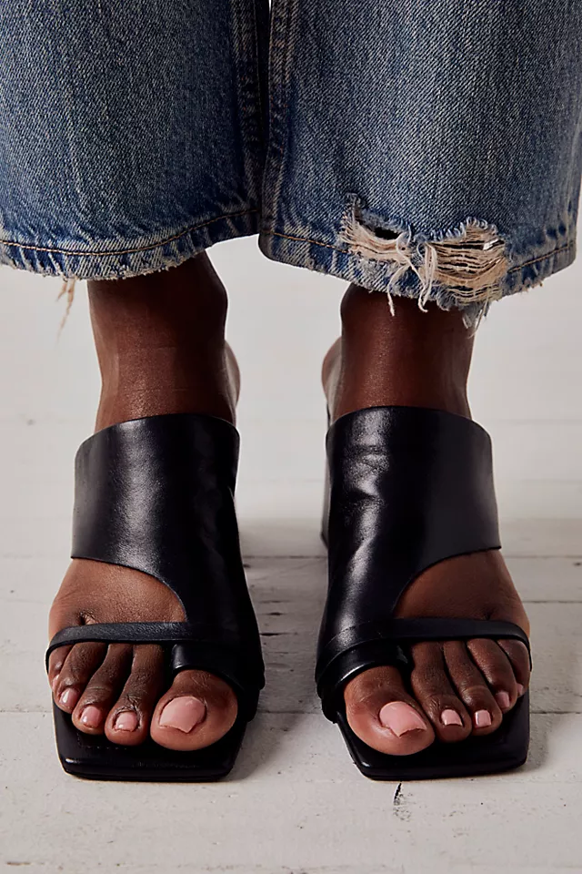 Sierra Square Toe Heels Black