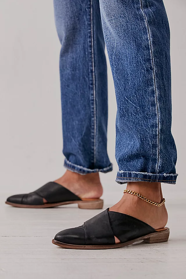 Lordes Mules Black