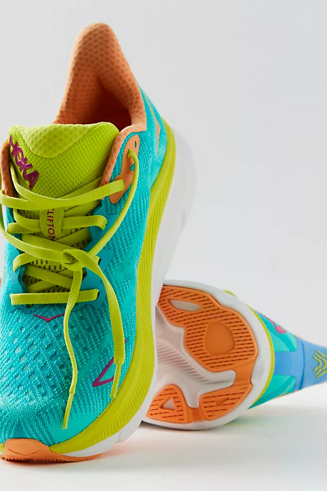 HOKA Clifton 9 Sneakers Ceramic / Evening Primrose