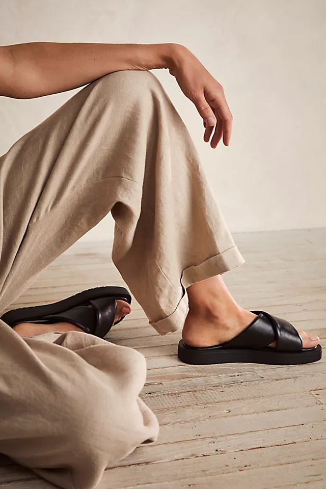 Walsh Crossband Sandals Black