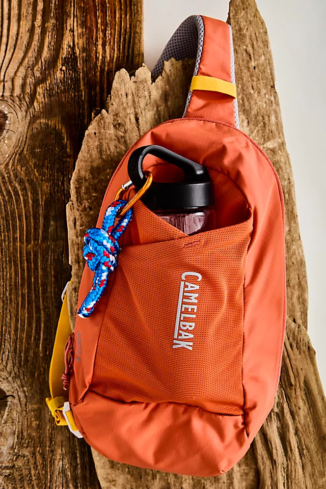 CamelBak Arete Sling 8L Golden Rod