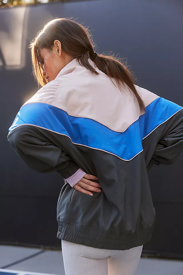 Walk The Line Colorblock Pullover Washed Black Combo