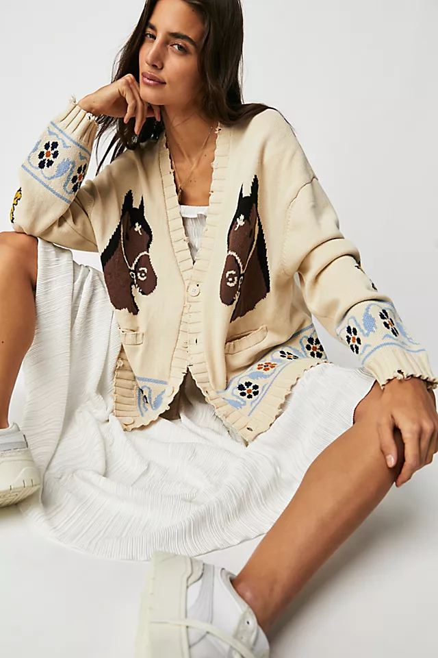 Distressed Horse Cardi Ivory