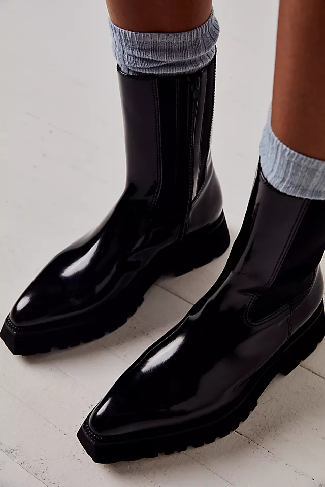 Colby Chelsea Boots Black Box