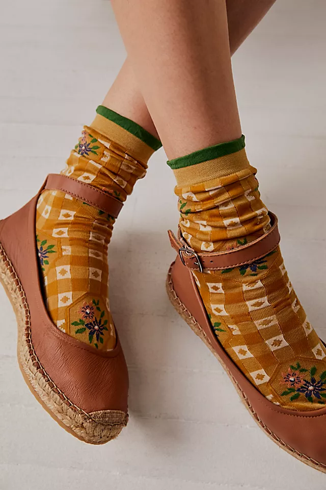 Gingham Picnic Crew Socks Tan