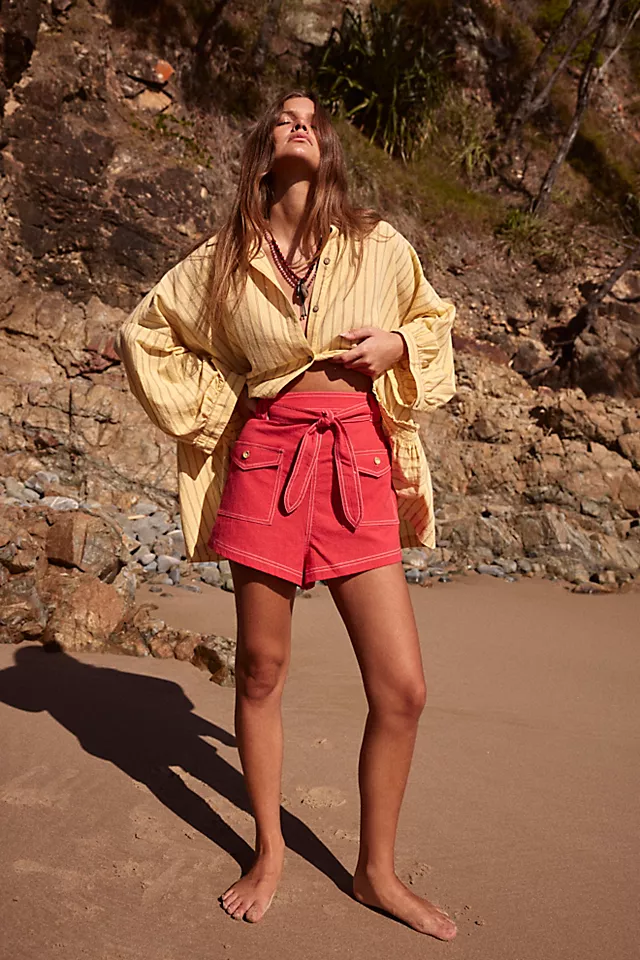 Ynez Retro Shorts Floating Hibiscus