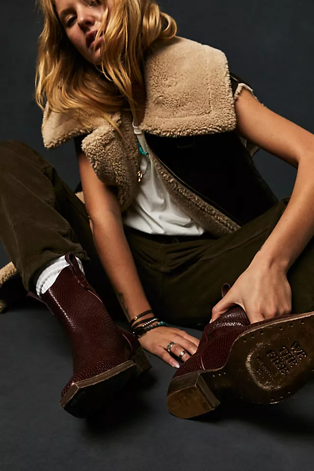 Bad Habits Cozy Vest Crackle Brown