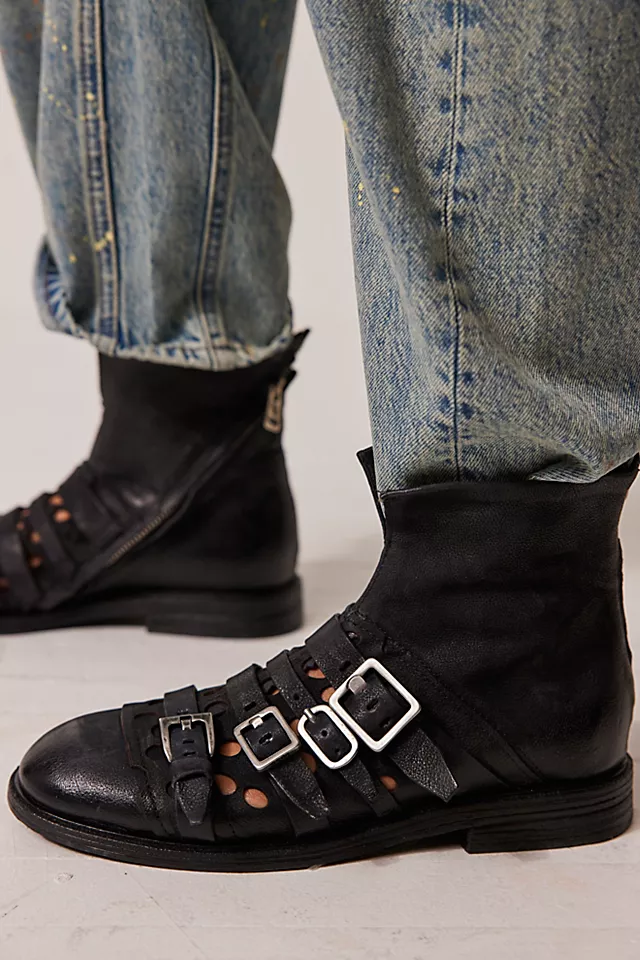 Vivi Buckle Boots Nero