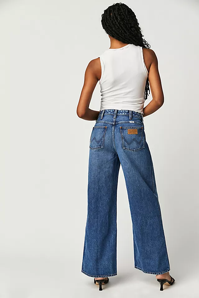 Wrangler World Wide 661 Wide-Leg Jeans Pre Loved