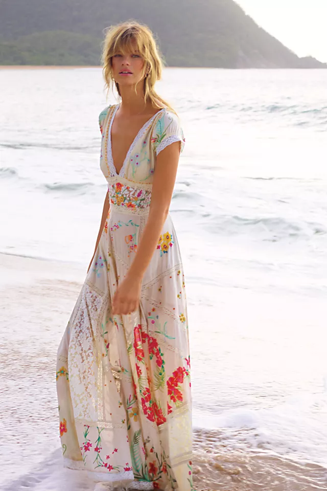 Hibiscus Heaven Maxi Dress Cream Combo