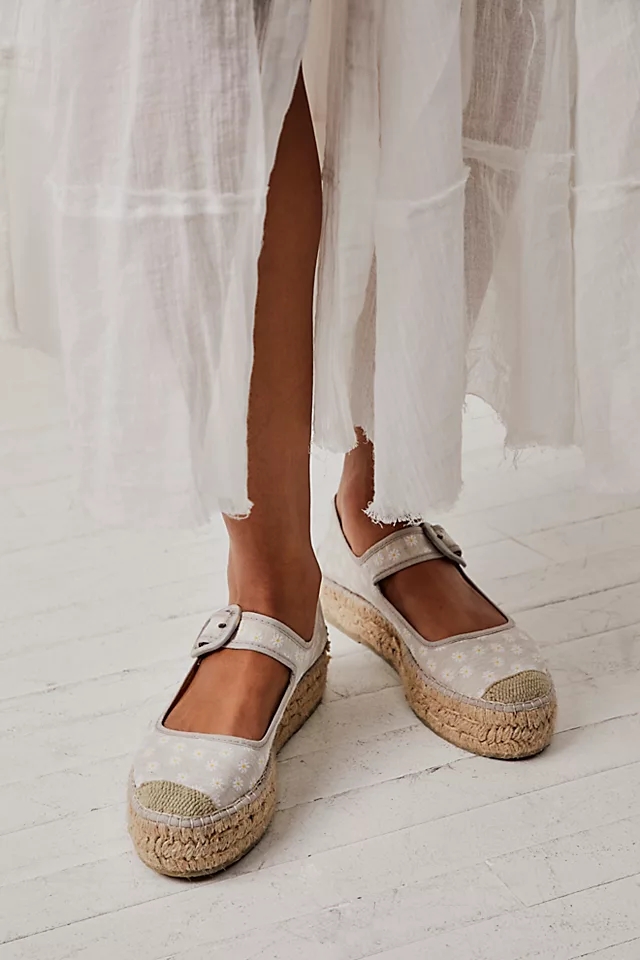 Surfside Daisy Mary Janes Ecru