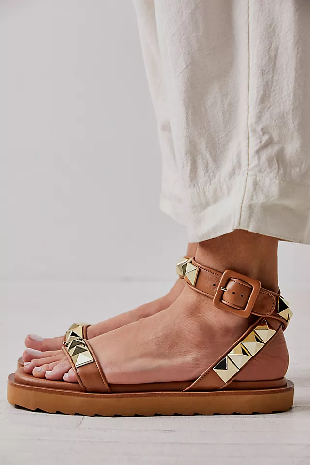 Leon Studded Sandals Tan / Gold