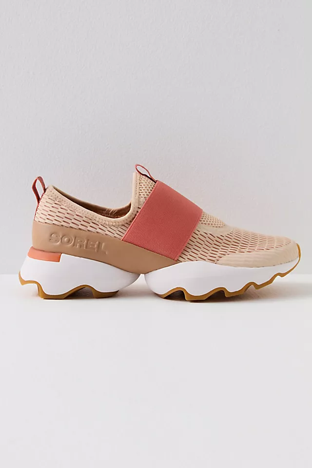 Kinetic Impact Strap Sneakers Ninova Sand / Paradox Pink
