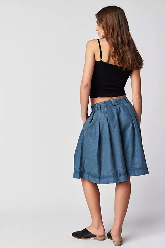 What It's Worth Pleated Shorts Blue Mirage