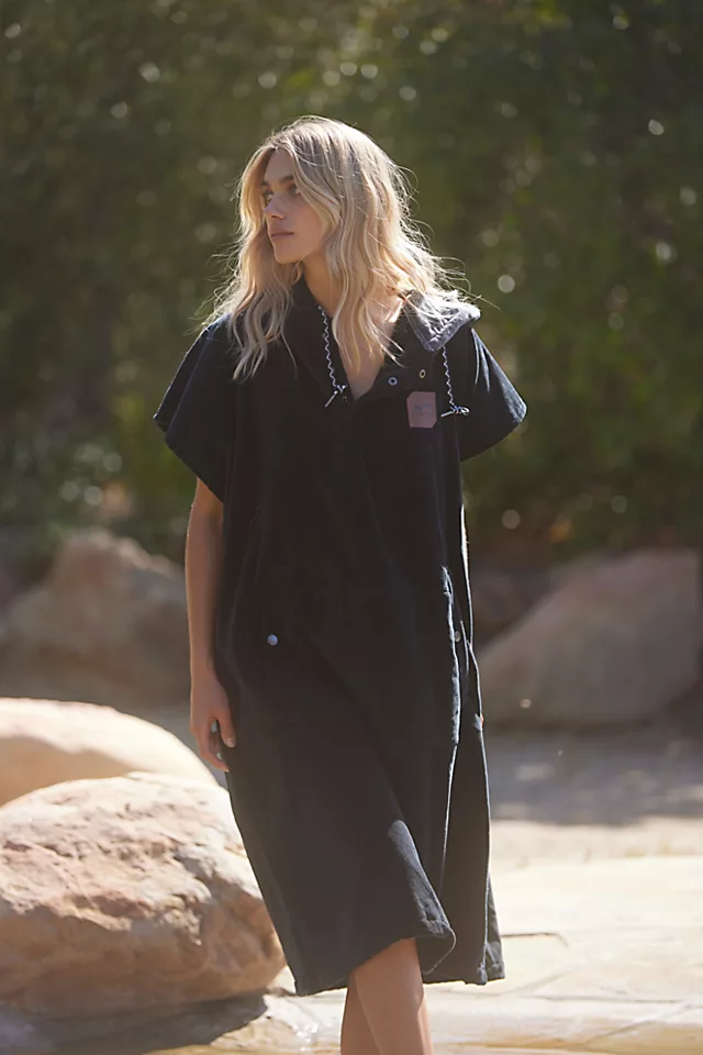 Slowtide The Digs Changing Poncho Black