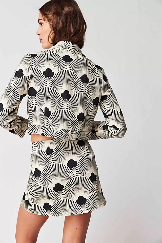 Xeno Skirt Suit Set Wallpaper