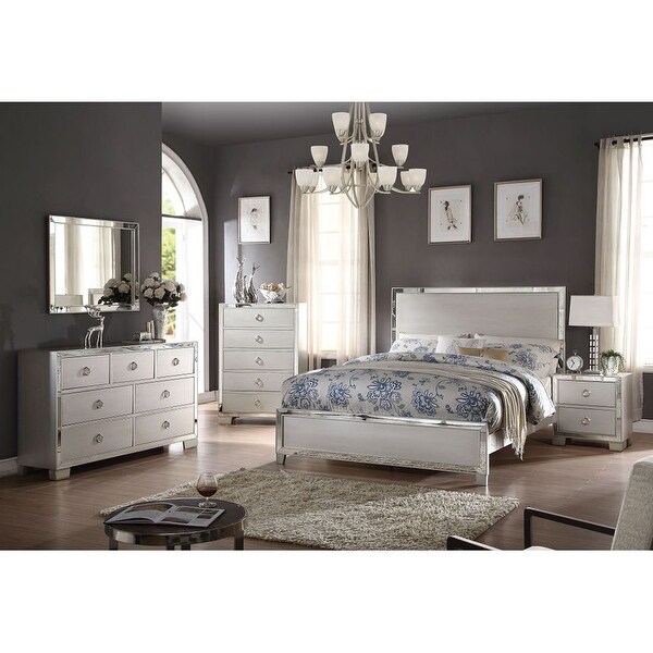 Queen Bed in Platinum