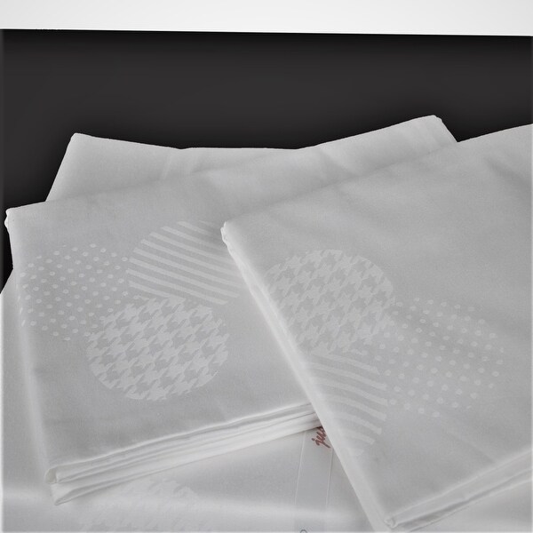 500 TC Egyptian Cotton White Damask Value Pack of 4 Pillow Cases