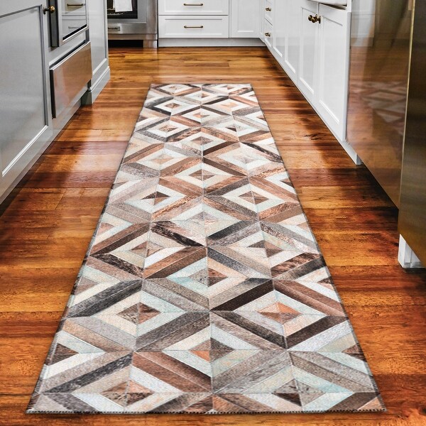 Indoor/ Outdoor Laredo Geometric Faux Hide Patchwork Washable Area Rug
