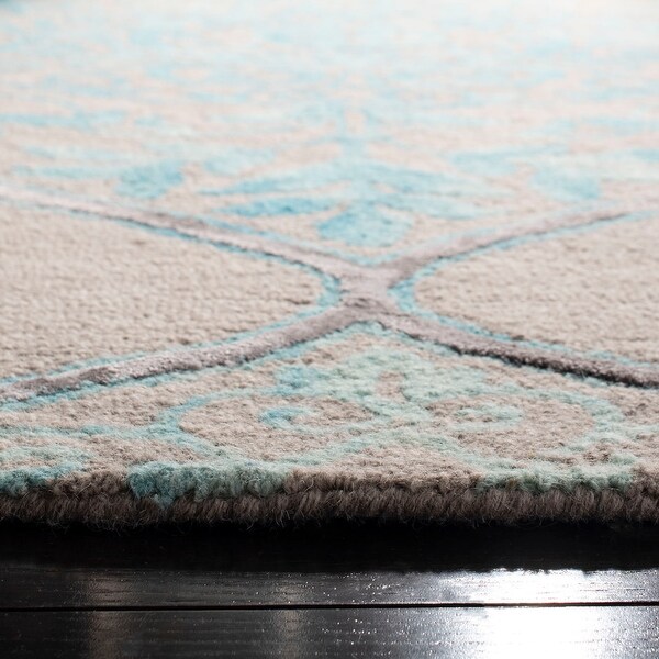 SAFAVIEH Handmade Dip Dye Luana Medallion Wool Rug
