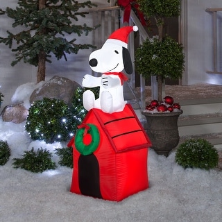 Airblown Inflatable Snoopy on Dog House