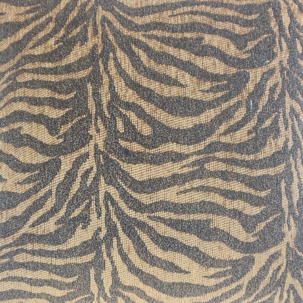 Set of 2 Ksenia Animal Print Throw Pillows in Tiger