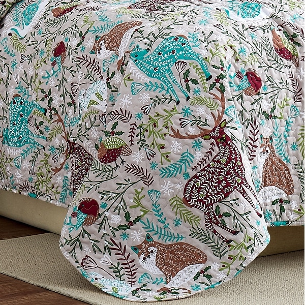 Christmas Woodland Oversized Reversable 6-Piece Quilt Set