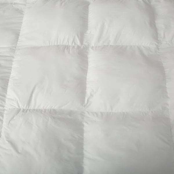 233 Thread Count Cotton Fiber Bed by Grandeur Collection