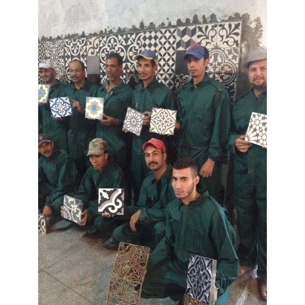 Handmade Meknes Black/White Tile, Pack of 12 (Morocco)