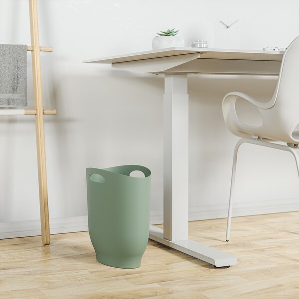 Umbra Harlo Trash Can, 2.4 Gallon (9L) Capacity, Black