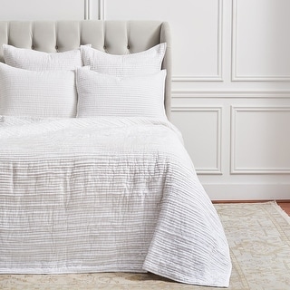 Tess Dove Twin Quilt