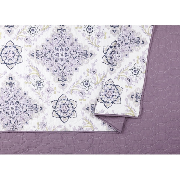Jessica Simpson Saniyah Medallioni Quilt Set