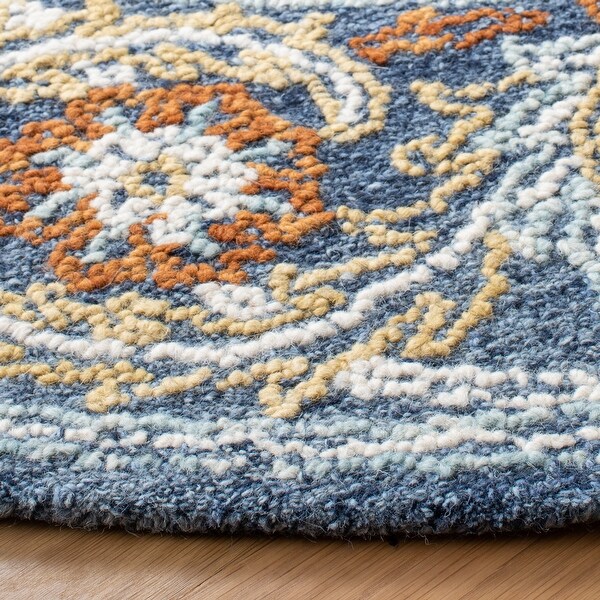 SAFAVIEH Handmade Blossom Bethel Traditional Wool Rug