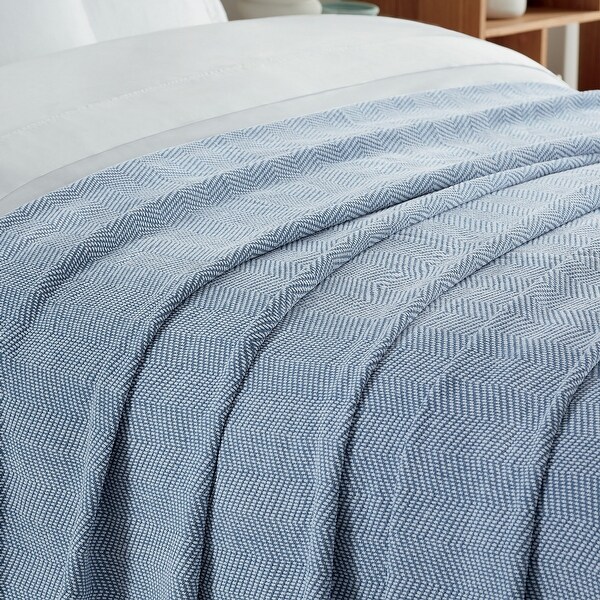 Aston & Arden Luxury Chenille All Season Throw