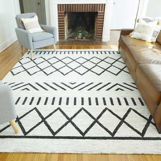 Carson Carrington Salsaker Geometric Area Rug