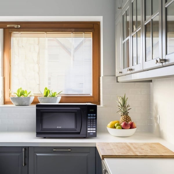 Commercial Chef 0.7 Cu. Ft. Counter Top Microwave,Black