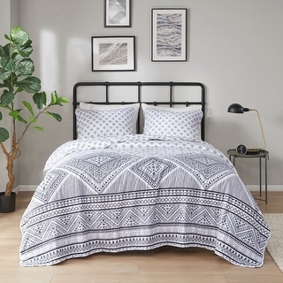 Intelligent Design Zoe Reversible Quilt Set