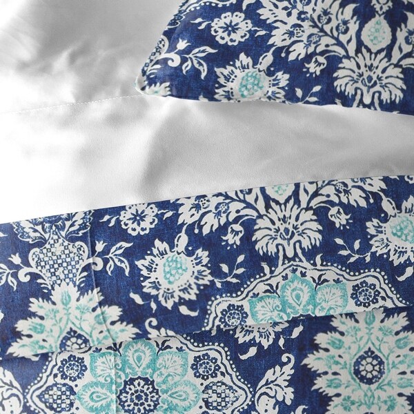Osha Blue/Aqua Coverlet and Pillow Sham(s) Set