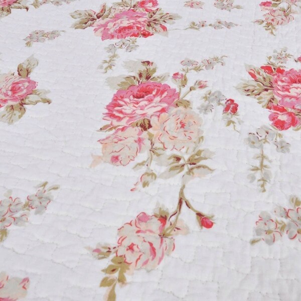 Chic Shabby Spring Rose Quilted Throw Blanket