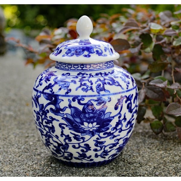 Blue and White Porcelain Helmet-shaped Lotus Temple Jar