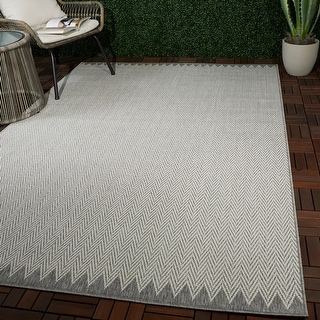 Pearson Chevron High-low Indoor/Outdoor Area Rug