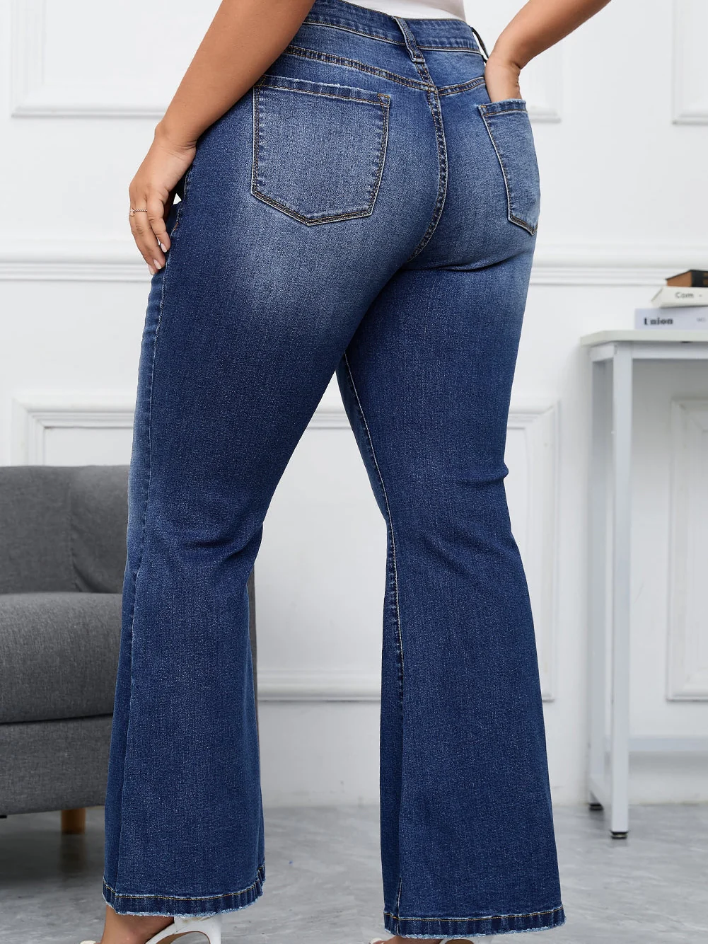 Vintage Washed Blue Flared Denim Jeans for Plus Size Women