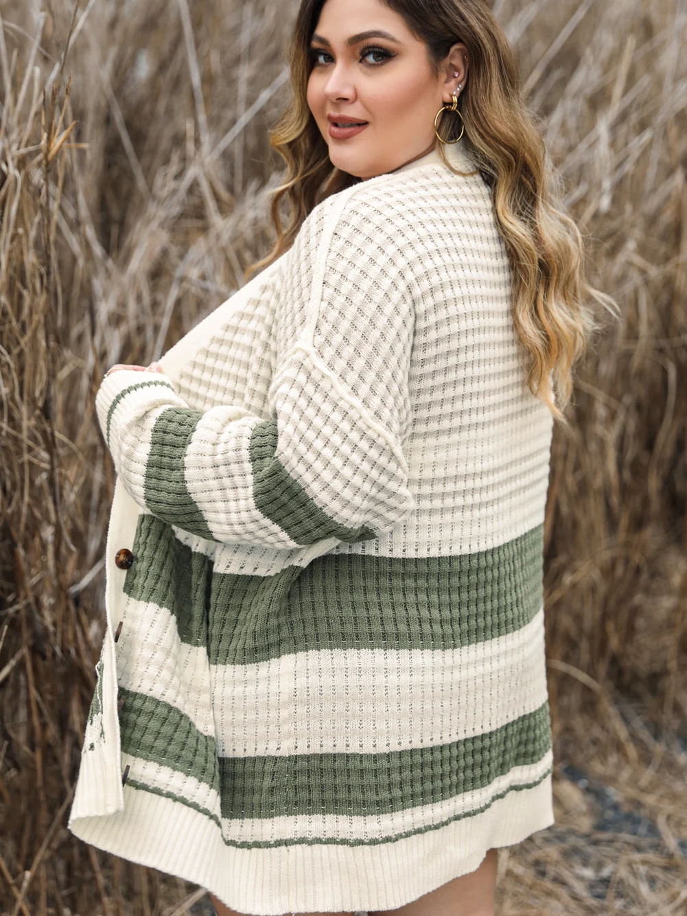 White Plus Size Color Block Cable Knit Buttoned Cardigan